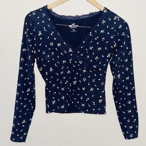 Hollister V-neck Floral top